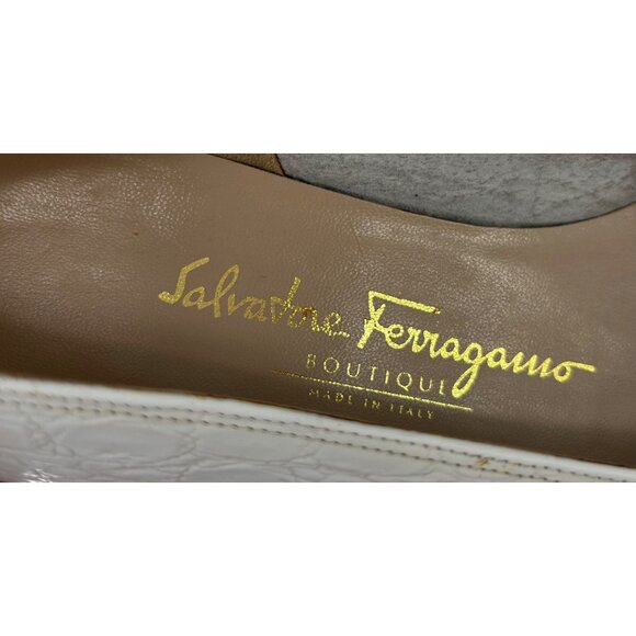 Salvatore Ferragamo Women's White Leather Textured Flats Size 9 Made In Italy - Picture 6 of 8